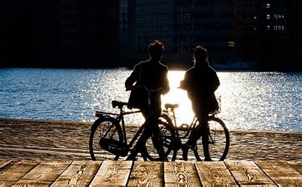 Tandem Biking For Romantic Dates
